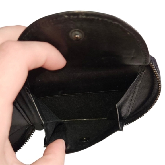 Vintage Issey Miyake | Round Leather Wallet | Made In Japan | Unisex - Picture 13 of 16